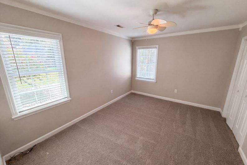 Photo 10 of 24 of 6735 Carmel Hills Dr, Charlotte, NC