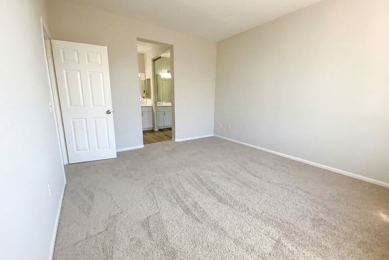 Photo 4 of 17 of 9663 W Canyon Ter, San Diego, CA