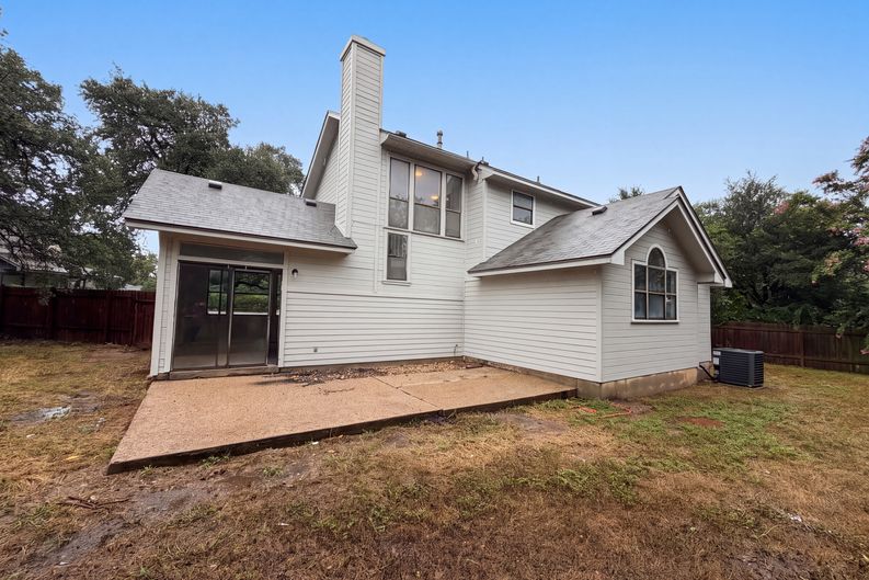 Photo 18 of 24 of 1517 River Oak Dr, Leander, TX