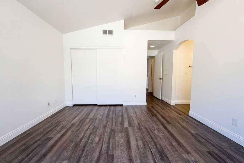 Photo 4 of 18 of 6212 Warm River Rd, Las Vegas, NV