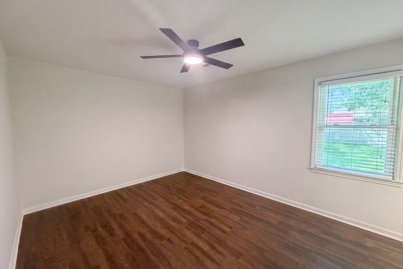 Photo 14 of 18 of 1110 Stuart Dr, Moncks Corner, SC