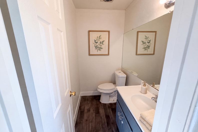 Photo 7 of 23 of 8540 Foxwood Ln, Dallas, TX