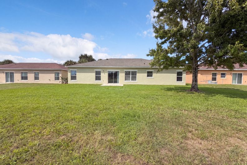 Photo 5 of 40 of 3508 Yacht Club Ct, Kissimmee, FL