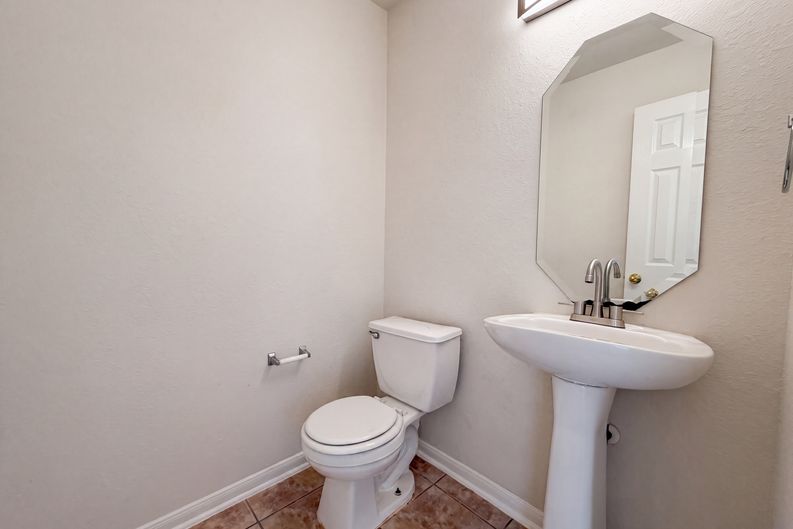 Photo 13 of 22 of 16519 Eaglewood Shadows Dr, Sugar Land, TX
