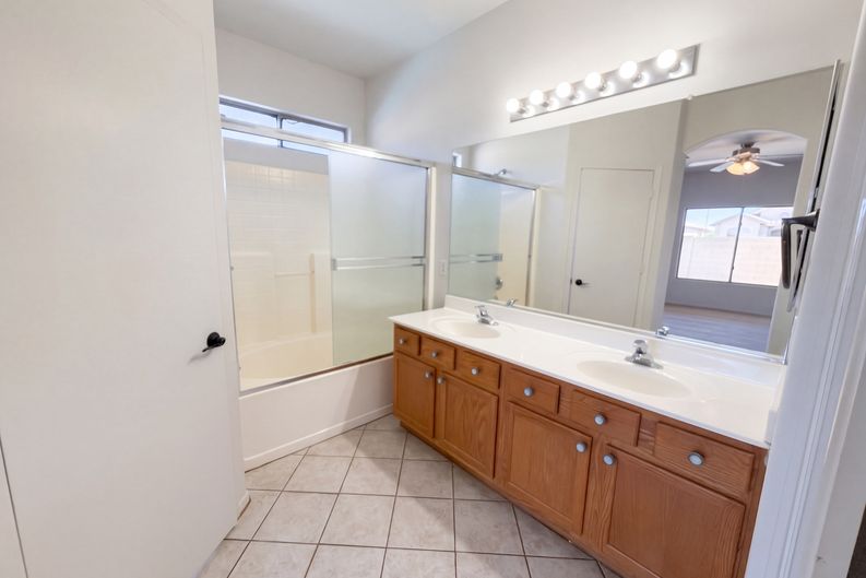 Photo 8 of 17 of 13026 W Corrine Dr, El Mirage, AZ