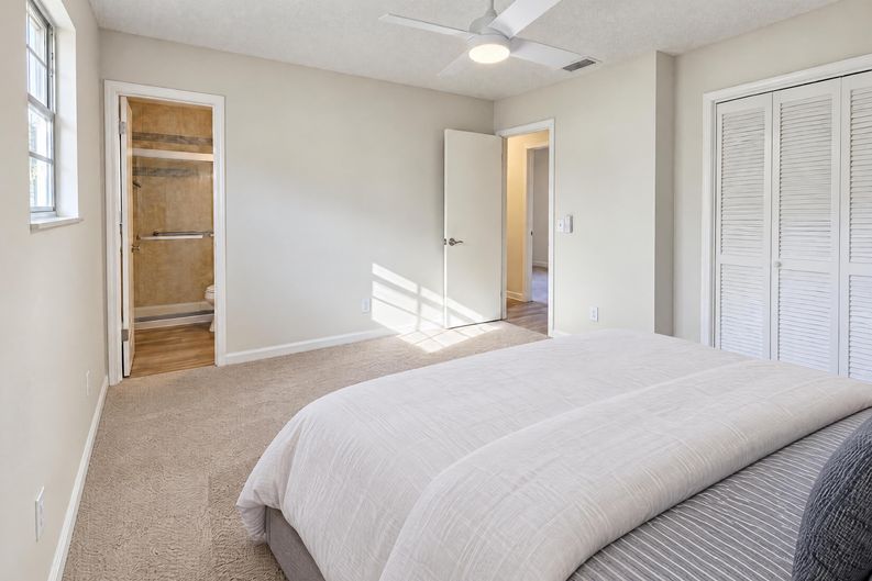 Photo 8 of 14 of 13632 Lanier Rd, Jacksonville, FL