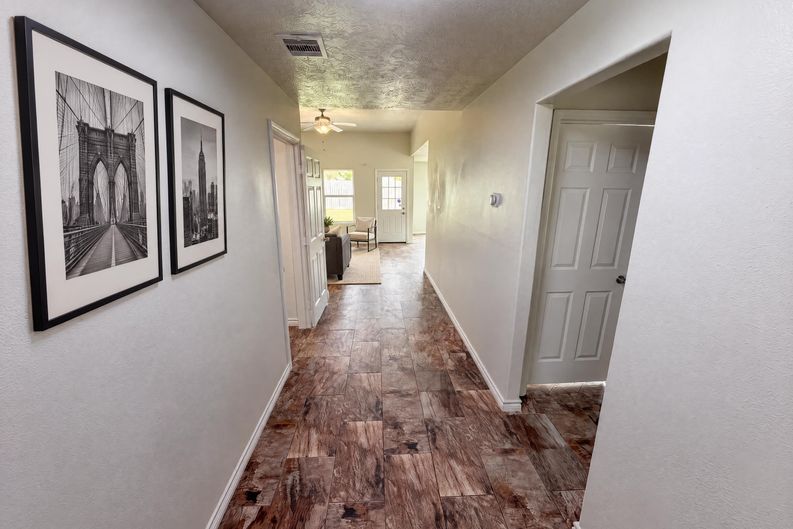 Photo 8 of 21 of 9002 Barracuda Dr, Texas City, TX