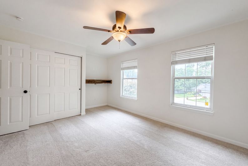 Photo 11 of 31 of 16201 Surfview Ct, Grover, MO