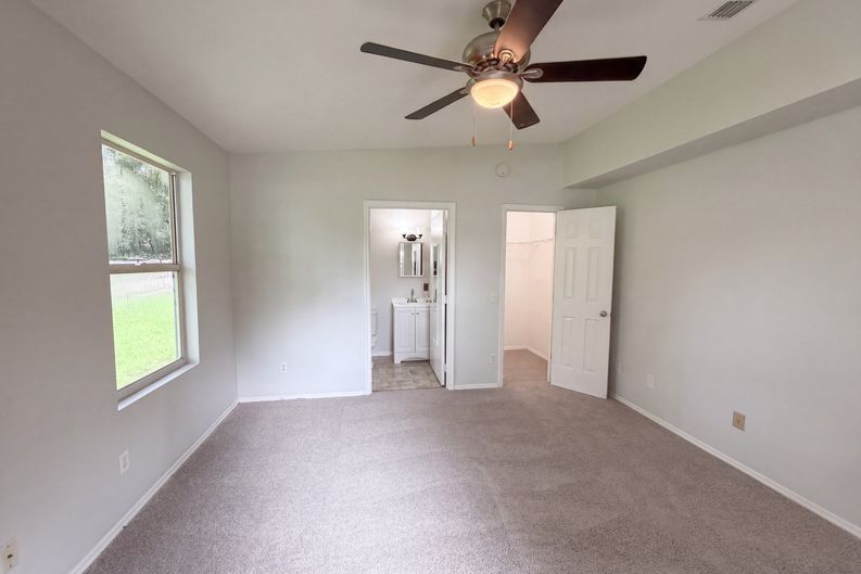 Photo 4 of 38 of 1721 Evergreen St, Kissimmee, FL