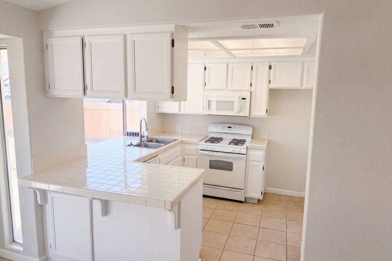 Photo 6 of 23 of 2758 Alne Dr, Hemet, CA