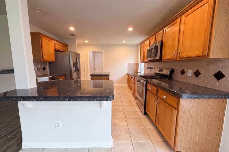 Photo 6 of 21 of 2127 Hannover Way, Spring, TX