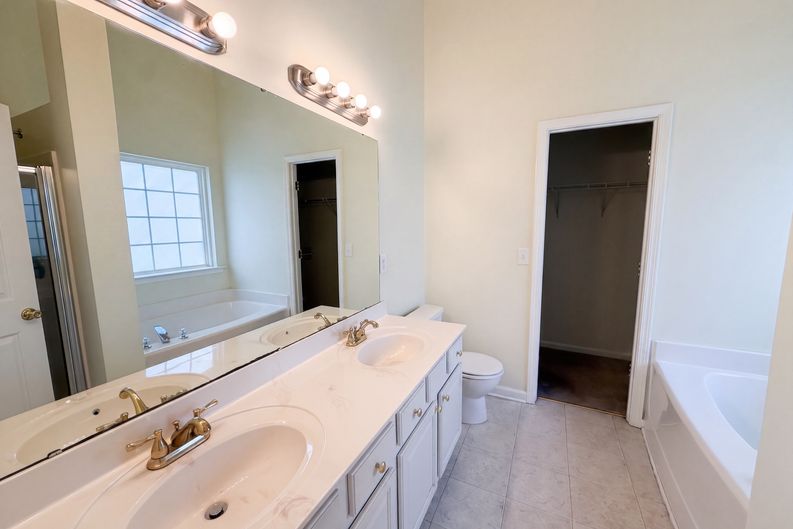 Photo 11 of 17 of 5512 Spindlewood Ct, Durham, NC