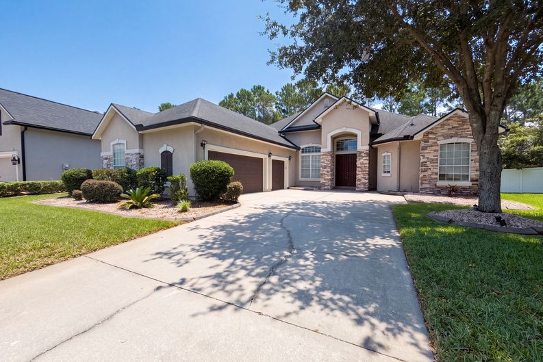Photo 18 of 21 of 845 Songbird Dr, Orange Park, FL