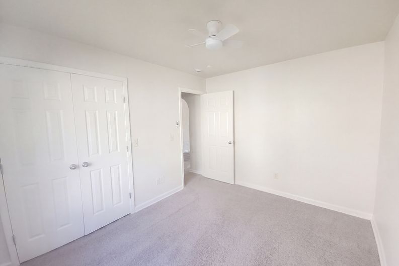 Photo 14 of 22 of 137 Mayfair Ln, Calera, AL