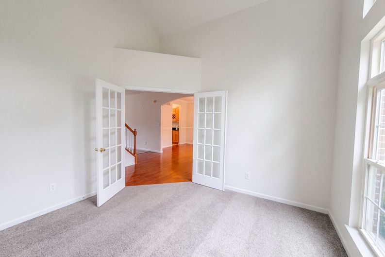 Photo 10 of 24 of 10107 Manassas Dr, Festus, MO