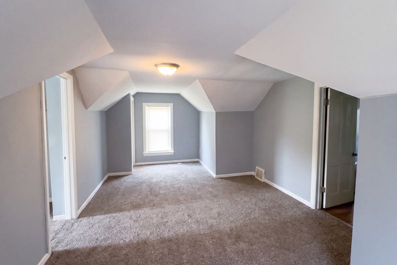 Photo 14 of 32 of 608 Howland Ave, Toledo, OH