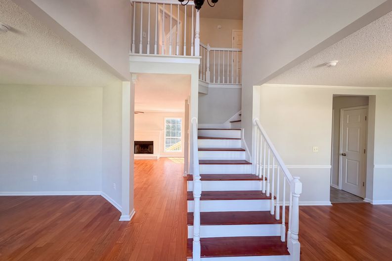 Photo 8 of 28 of 320 Hunters Ridge Dr, Lexington, SC