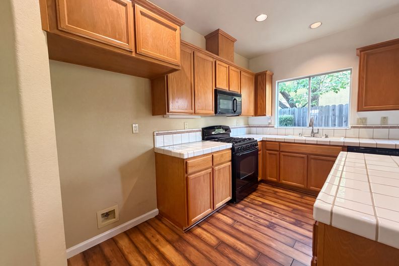 Photo 38 of 44 of 5344 Swindon Rd, Rocklin, CA
