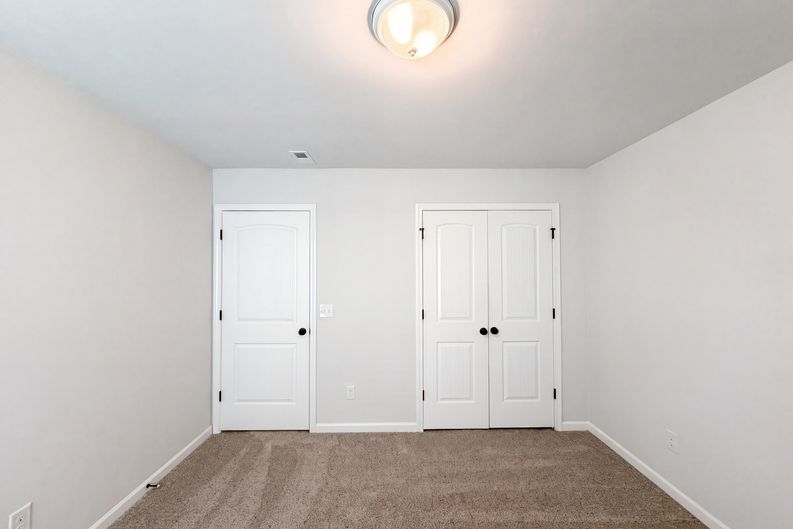 Photo 29 of 37 of 7463 Buckview Ct, Kernersville, NC