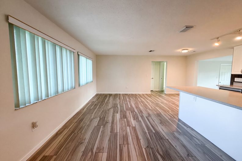 Photo 3 of 26 of 3260 Pinetree St, Port Charlotte, FL