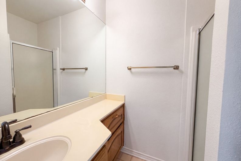 Photo 10 of 23 of 7632 Westwind Dr, Fort Worth, TX