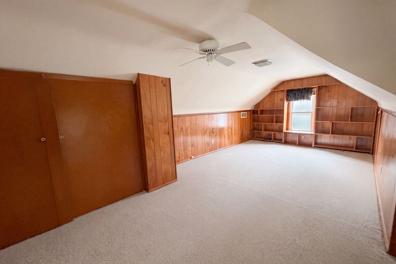 Photo 11 of 24 of 971 Learidge Rd, Cleveland, OH