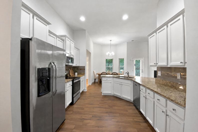 Photo 6 of 29 of 1037 Yorkshire Dr, Griffin, GA