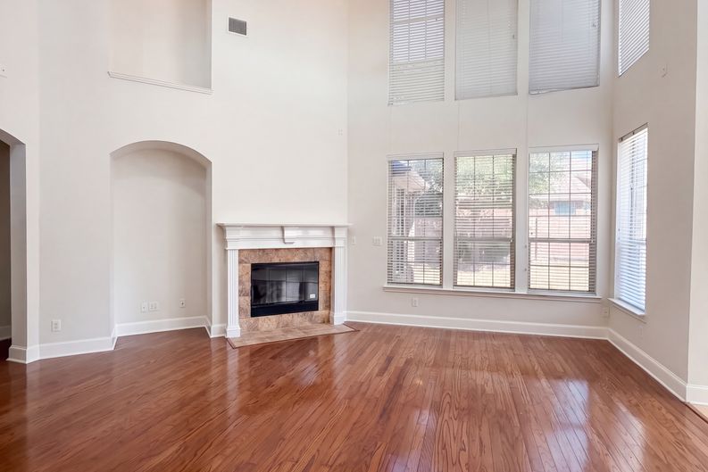 Photo 4 of 46 of 3228 Tearose Dr, Richardson, TX