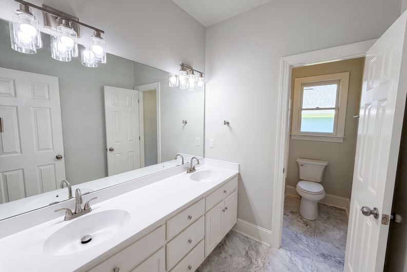 Photo 16 of 21 of 5309 Lancelot Dr, Charlotte, NC