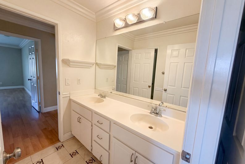 Photo 14 of 21 of 27801 Canyon Hills Way, Murrieta, CA