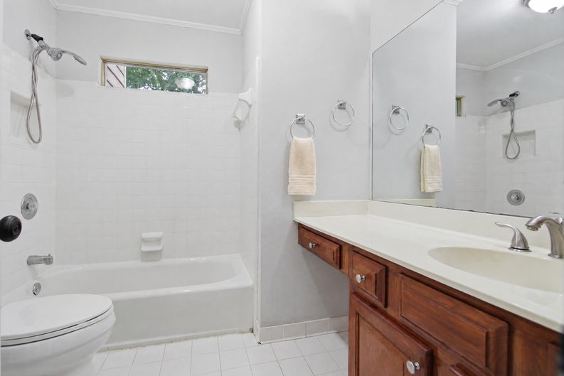 Photo 31 of 47 of 11715 Dunhill Place Dr, Johns Creek, GA