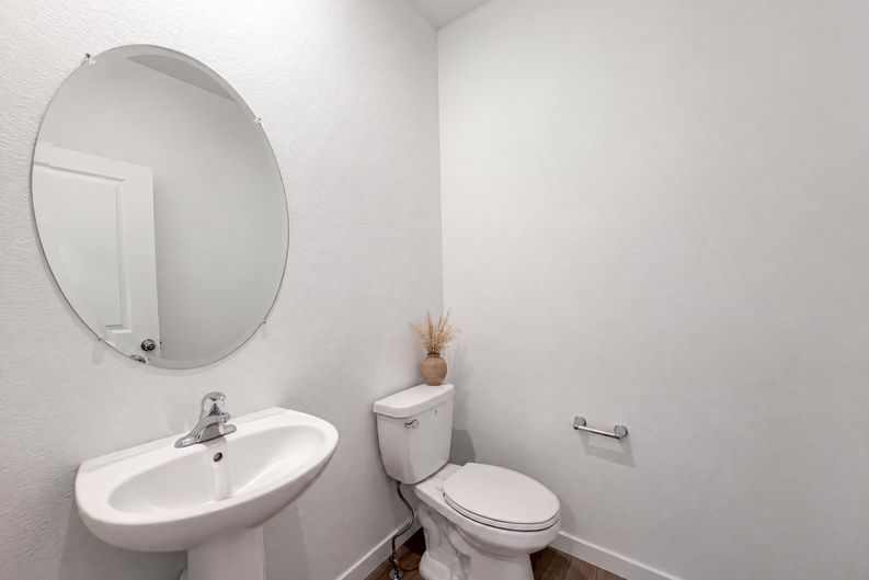 Photo 10 of 18 of 4043 Shirley Dr, Johnstown, CO