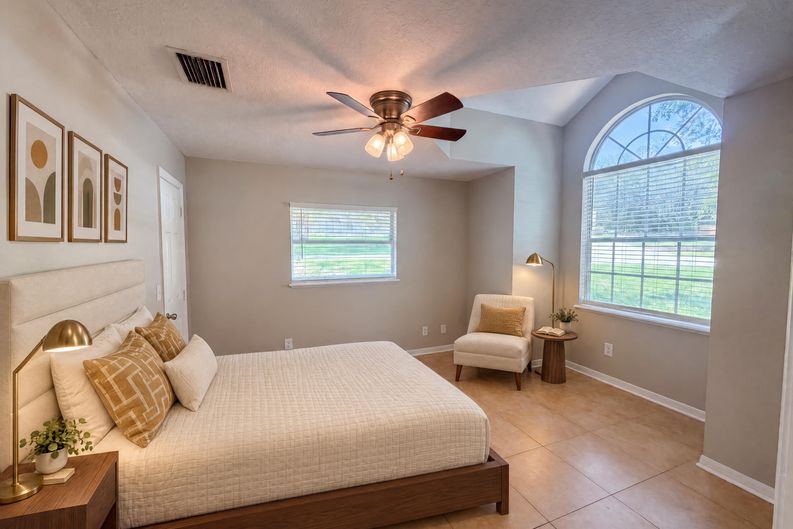 Photo 3 of 29 of 17802 Jefferson St, Oakland, FL