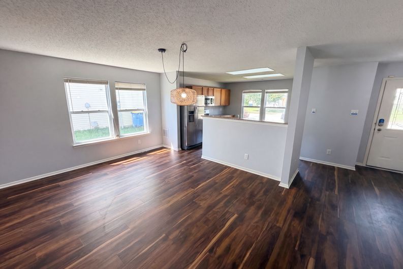 Photo 7 of 27 of 14301 Weeping Cherry Dr, Fishers, IN