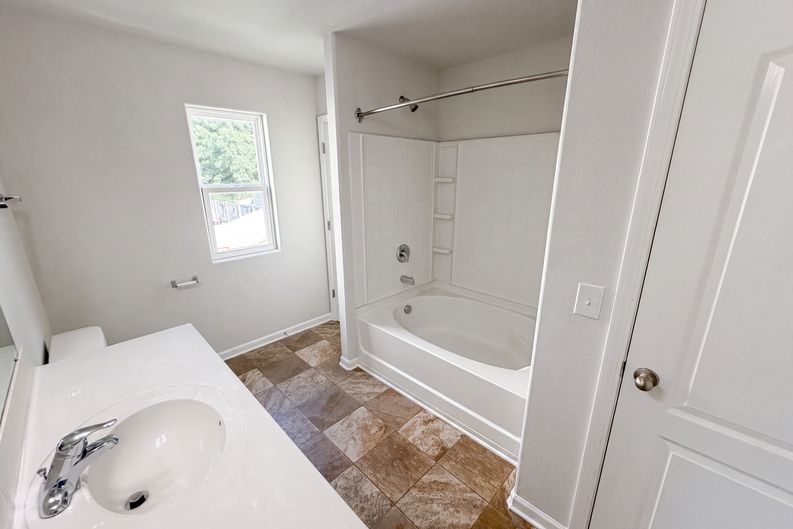 Photo 13 of 21 of 8222 Gabon Ct, Charlotte, NC
