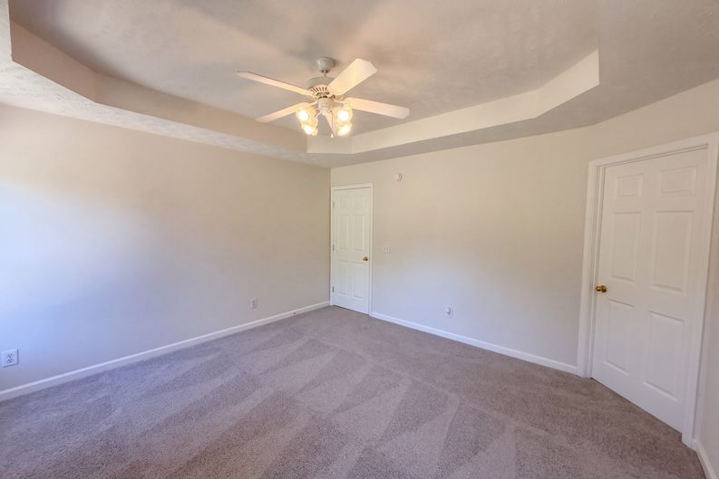 Photo 7 of 21 of 6140 Steve Scarlett Pl, La Vergne, TN