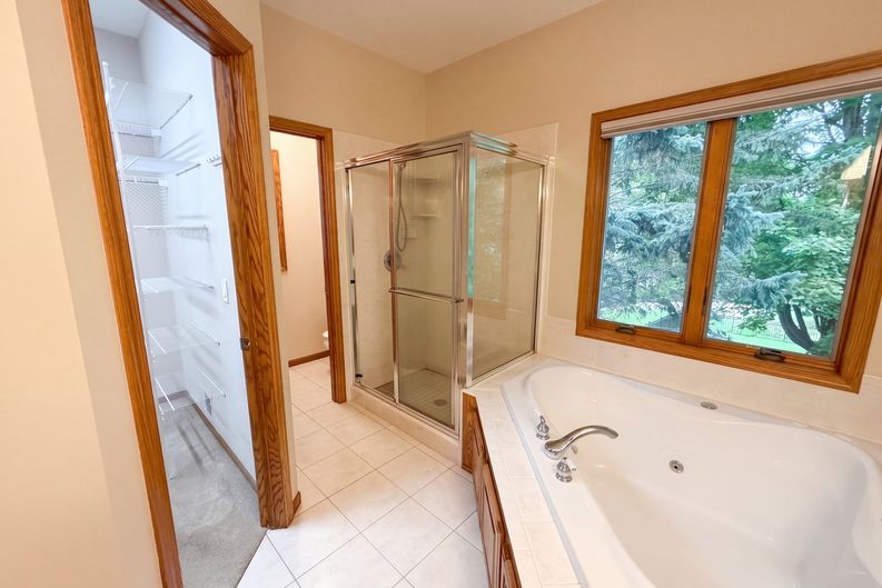 Photo 15 of 35 of 3264 Richmond Alcove, Woodbury, MN