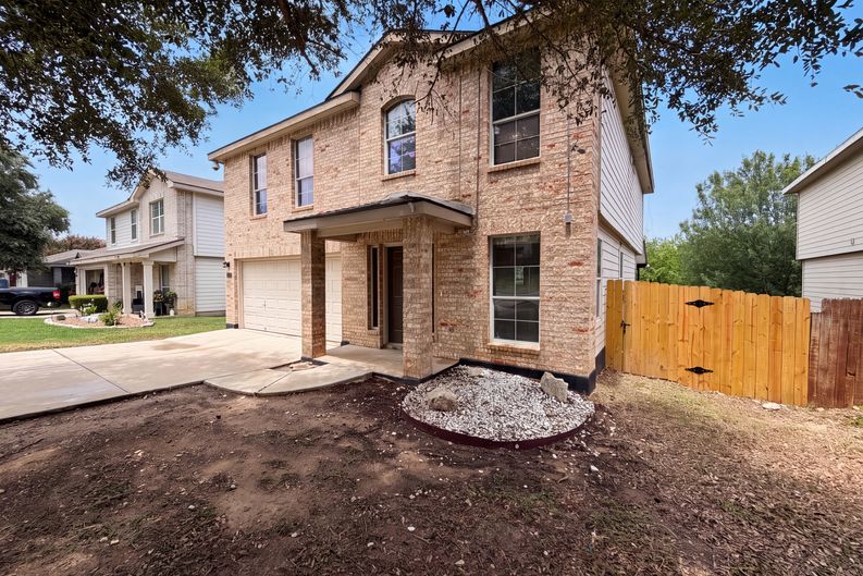 Photo 15 of 19 of 10602 Springwood Sq, Universal City, TX