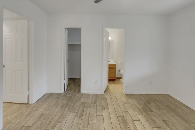 Photo 4 of 20 of 13628 N 40th Dr, Phoenix, AZ