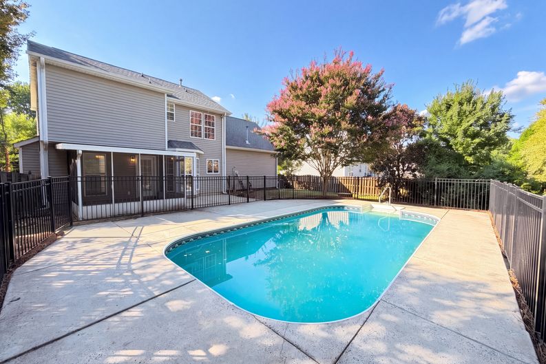 Photo 17 of 21 of 3016 Wyntree Ct, Matthews, NC