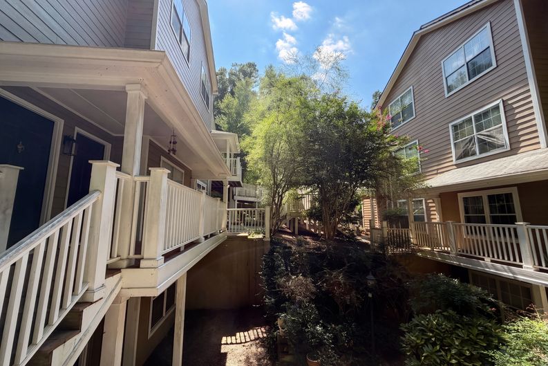 Photo 8 of 32 of 2090 River Heights Walk SE, Marietta, GA