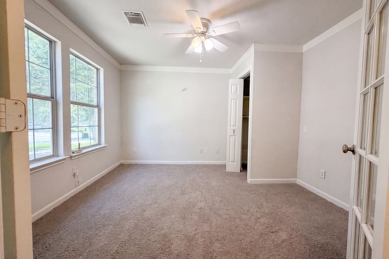 Photo 9 of 16 of 1620 Sunview Cir, New Braunfels, TX