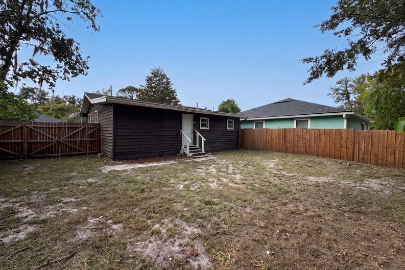 Photo 6 of 21 of 1340 Ottawa Ave, Jacksonville, FL