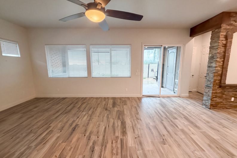 Photo 3 of 22 of 13155 W Avenida Del Rey, Peoria, AZ