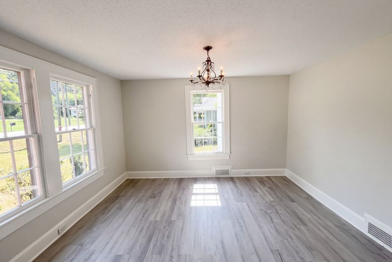 Photo 8 of 24 of 905 3rd St, Spencer, NC