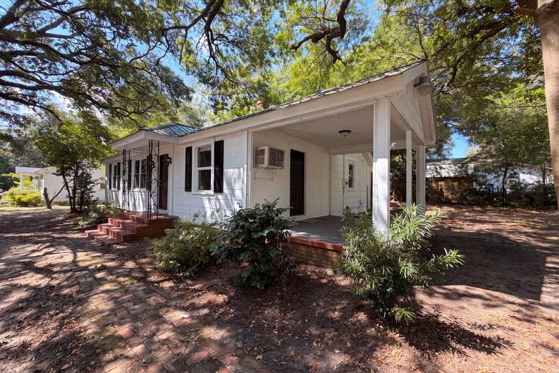 Photo 13 of 15 of 441 Byrnes St, Allendale, SC