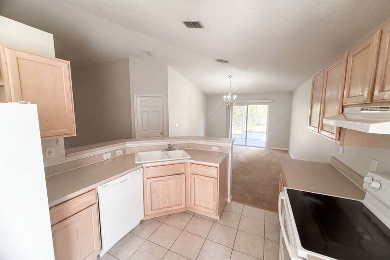 Photo 19 of 28 of 262 SW Panther Trce, Port Saint Lucie, FL