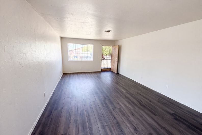 Photo 4 of 16 of 760 E Dakota St, Tucson, AZ