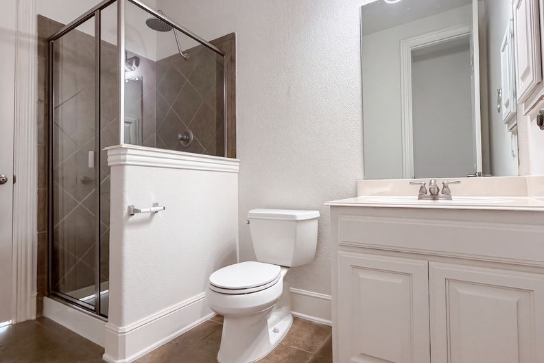 Photo 16 of 26 of 2716 Dearborn Ln, Frisco, TX