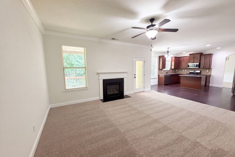 Photo 8 of 22 of 2321 Willow Shade Ln, Loganville, GA